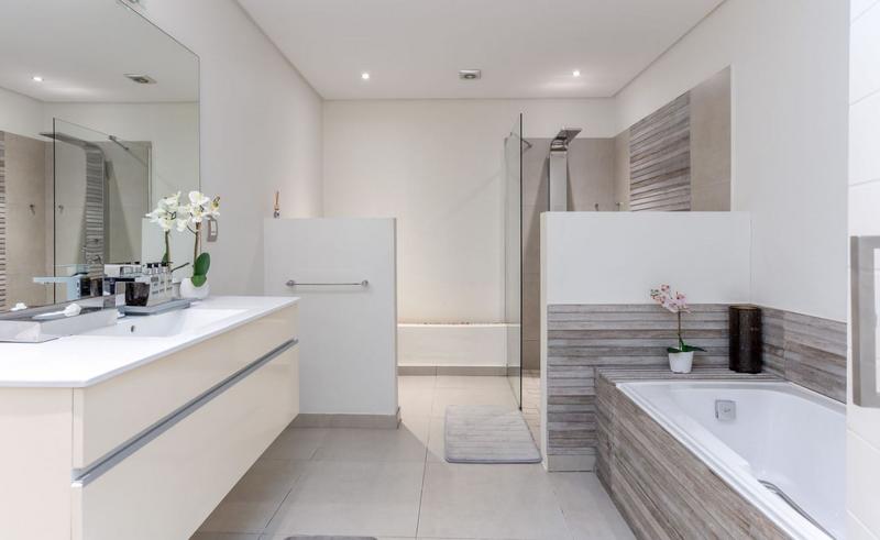 8 Bedroom Property for Sale in Llandudno Western Cape